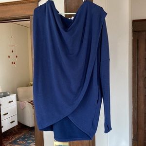Athleta Purana wrap sweatshirt, barely worn